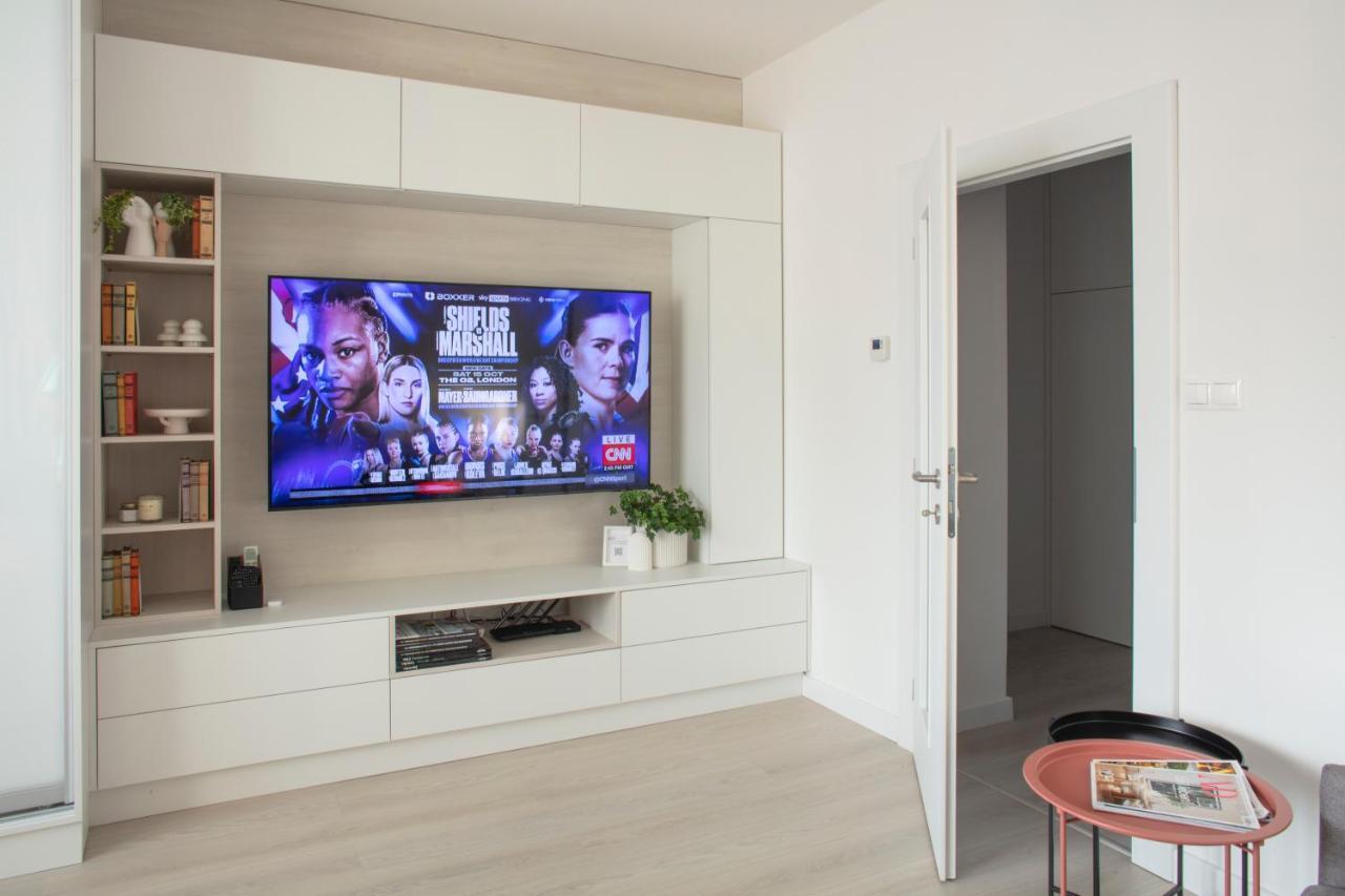 Light Room By Zoom Apartments Bratislava Ngoại thất bức ảnh