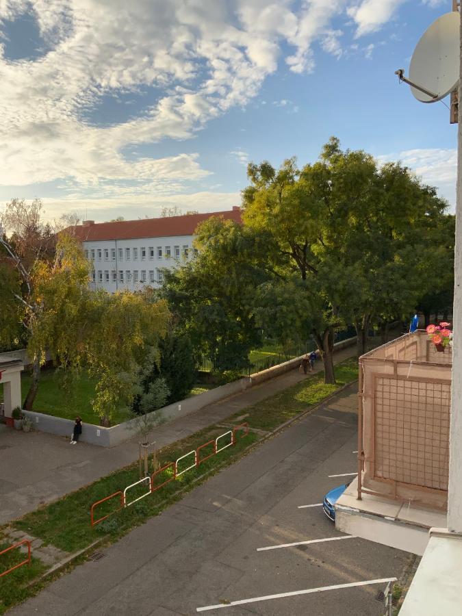 Light Room By Zoom Apartments Bratislava Ngoại thất bức ảnh